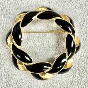 Signed TRIFARI Black Enamel & Gold Tone Braided Circle Brooch
